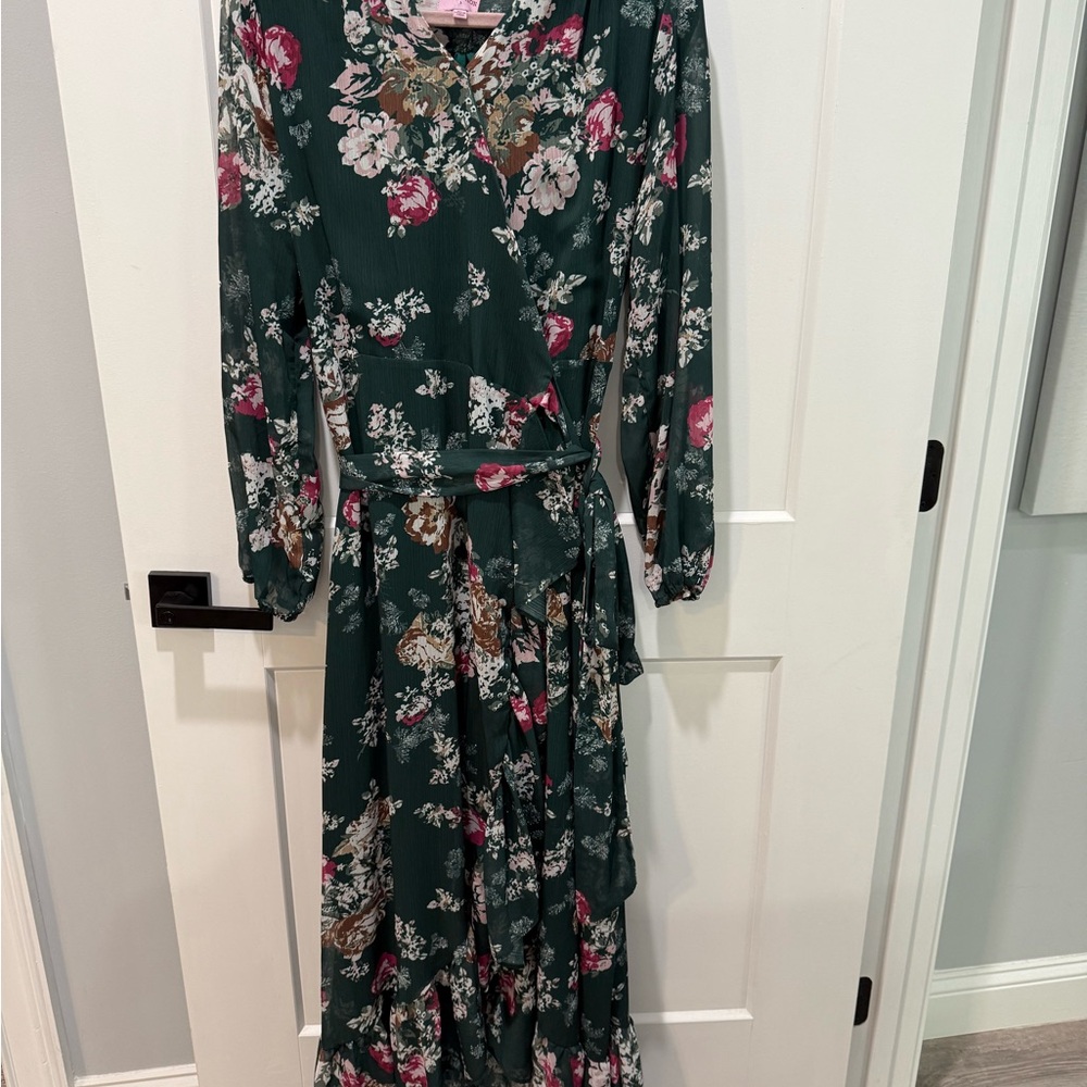 Elegant DM Fashion emerald green floral wrap dress size xl like new wore once